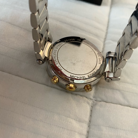 Michael Kors Watch - Picture 7 of 8